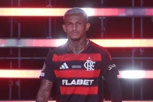 韦斯利谈罗马传闻：转会由俱乐部和经纪人考虑，而我会专注于比赛